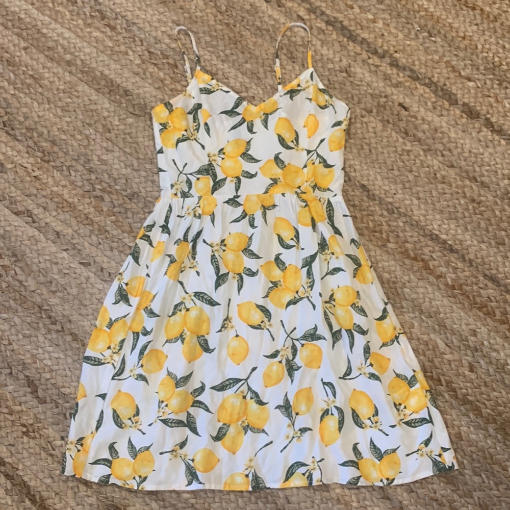 Brand: H&M Divided; Color: yellow and white; Size: 2